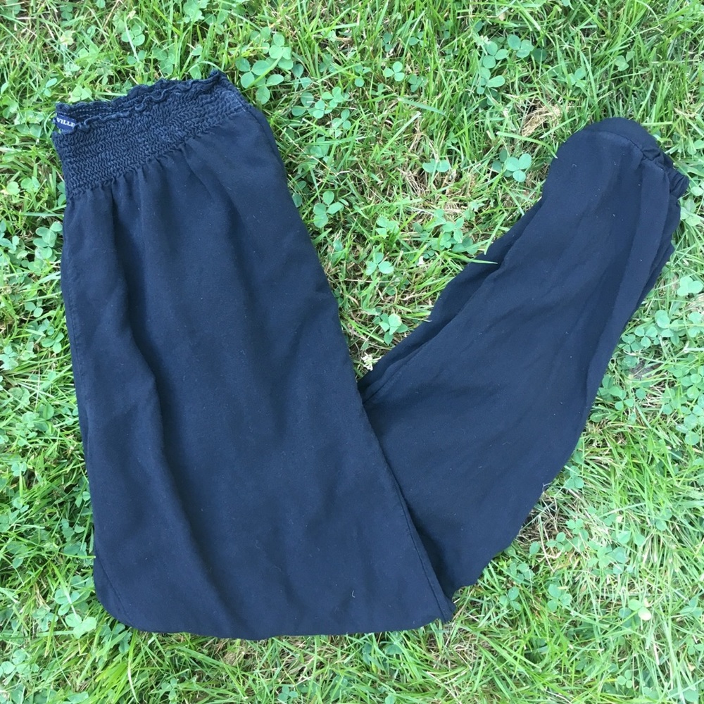 flowy brandy melville pants 🌱